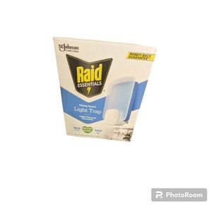 Raid Essentials Flying Insect Trap NEW